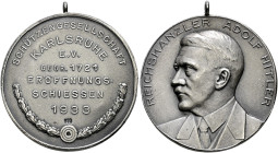 Drittes Reich. . 
Tragbare, mattierte Silbermedaille 1933 unsigniert, auf das Eröffnungsschießen der Schützengesell­schaft Karlsruhe. Schrift über Sc...