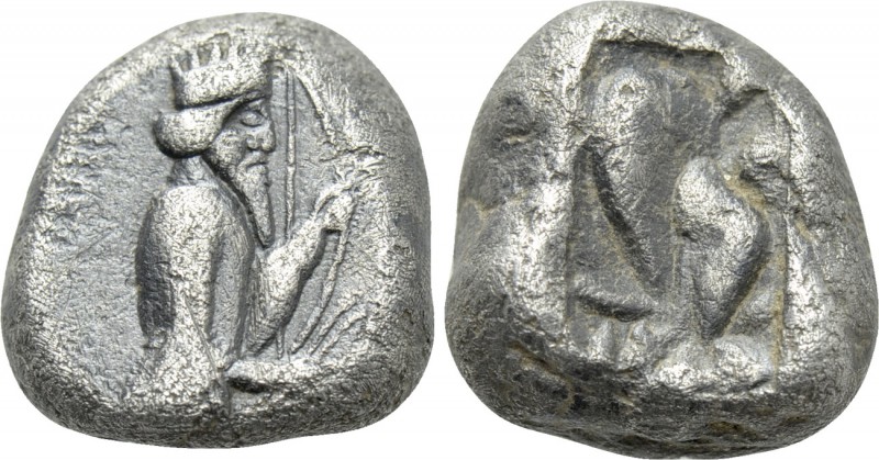 ACHAEMENID EMPIRE. Time of Darios I (520-505 BC). Siglos. Sardes.

Obv: Half-l...