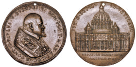 STATO PONTIFICIO. PAOLO V (Camillo Borghese), 1605-1621. Medaglia in bronzo 1608/A. III. Posa della prima pietra della facciata di San Pietro.