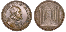 STATO PONTIFICIO. INNOCENZO X (Giovanni Battista Pamphilj), 1644-1655. Medaglia annuale in bronzo A. IIII (1648). Decorazioni della Basilica Vaticana.