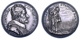 STATO PONTIFICIO. INNOCENZO XII (Antonio Pignatelli), 1691–1700. Medaglia annuale in argento 1694/A. III. San Pietro vigila sulla città di Roma.