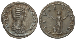 ROMAN COINS: ROMAN EMPIRE

Denario. 196-211 d.C. JULIA DOMNA. Anv.: IVLIA AVGVSTA. Busto drapeado a derecha. Rev.: PIETAS PVBLICA. Piedad en pie, de...