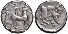 § SICILIA Gela (prima del 405 a.C.) Tetradramma - Biga andante a dx, dietro, colonna. R/ Protome di toro androcefalo andante a dx - S.Cop. 253 var. AG...