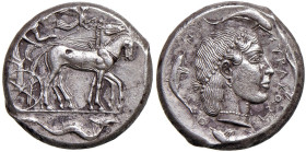 § SICILIA Siracusa - Tempo di Gerone I ecc. (485-465 a.C.) Tetradramma - Biga a dx, in alto, Nike incorona i cavalli. R/ Testa di Aretusa a dx - S.Cop...