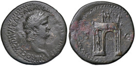 § Nerone (54-68) Sesterzio - Testa laureata a dx. R/ Arco trionfale - cfr. RIC 149 AE (g 24,82) Leggermente ribattuto al R/.

Status: BB

Notes: P...