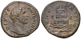 § Antonino Pio (138-161) Sesterzio di consacrazione - Testa a dx. R/ Pira funeraria - RIC 1266 AE (g 21,99) Frattura del tondello e mancanza di metall...