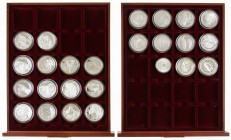 Medals in boxes - Miscellaneous - 2 wooden cassettes with Medals in silver and base