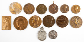 Medals in boxes - Miscellaneous - Belgium - lot medals Albert I, incl. 'Kinderwelzijn 1910', 'Accident in Marche-les-Dames 1934', 'Aerial crossing of ...