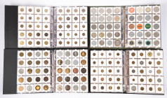 Medals in boxes - Miscellaneous - Box with 4 albums tokens and medals a.w. Great Britain tokens, play money, and Casino tokens