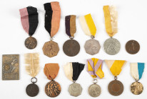 Medals in boxes - Miscellaneous - Romania attractive lot with medals and awards in Sport, mainly Football 1913-1949 Arad, club AAC, Gloria, Tricolor, ...