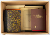 Literature - World - Lot of books on economic history, annual reports of the Surinamese Bank, etc.