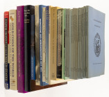Literature - World - Lot literature incl. 'Bronnen vaderlandse muntgeschiedenis' vol. 1-11, 'De bank van de gulden', Bolten, Friedberg, 'Muntpenningen...
