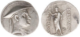 The East - The Indo-Greek Kingdom - Antimachos (ca. 171-160 BC) - AR Tetradrachm (16,58g) - Diademed and draped bust right, wearing kausia / BAΣIΛEΩΣ ...