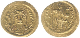 Byzantine Coinage - Justinus II (565-578) - AV Solidus (Constantinople, 4.44g) - Helmeted and cuirassed bust facing, holding globus / Constantinopolis...