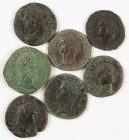 Ancient coins in lots - Roman coinage - A small but nice lot Roman bronze coins: a Sestertius of Lucius Verus (Victoria with shield inscribed VIC PAR,...
