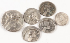Ancient coins in lots - Miscellaneous coinage - A nice lot Parthian silver coins: Arsacides, Mithrades II, 123-88 BC, AR drachm (3.82 g.). Bare-headed...