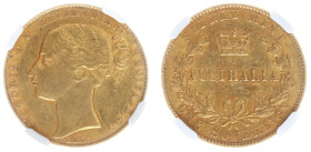 Australia - Victoria (1837-1901) - Sovereign 1855, Sydney (KM2, Fr.9) - Obv: Young head left / Rev: Crown above Australia within wreath - Gold - NGC X...