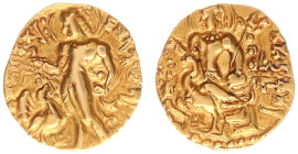 India - Imperial Guptas - Kumargupta Mahendraditya (ca. 415-450 AD) - Kārttikeya Type, AV dinara, 8.06 g, 19.5 mm, specific gravity 14.18. Obv.: Tall,...