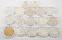 Coins world in boxes - Africa - Lot with many modern silver mainly Proof coins of Liberia, Sierra Leone and Gambia many in capsules