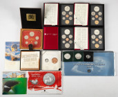 Coins world in boxes - Canada - Box with Canadian coin sets and coins incl. set 1989, 1990, 1991, 1987, 60th Anniversary od VE-Day 2005, 5 Cents 1999,...