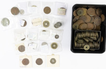 Coins world in boxes - China - Small box with coins China incl. Cash and copper coins different years