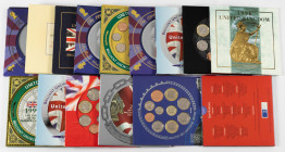 Coins world in boxes - England - Box with coin sets United Kingdom incl. the following years 1986, 1998, 1995, 2000, 1996,2004, 2008, etc., approx. 14...