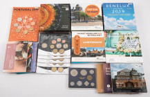 Coins world in boxes - Euro's - Box with Euro sets and Euro cards incl. France, Benelux, Germany, San Marino (2 E 2021, 2023), Luxembourg, Irland, Slo...