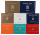 Coins world in boxes - Euro's - Nice lot with 2 Euro blisters and sets Vatican incl. 2011, 2013, 2016, 2015, 2014, 2013, total 8 pcs.