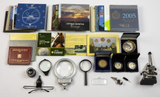 Coins world in boxes - Euro's - Box with Euro sets incl. Netherlands 2009 (with silver medal), Ireland 2008, 2009, Portugal 2008, San Marino (with sil...