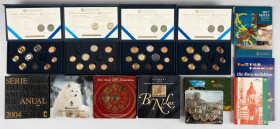 Coins world in boxes - Euro's - Box with Euro sets incl. Malta, Slovenia, Ireland, Finland, Luxembourg, Andorra, Benelux, etc. approx. 35 pcs.