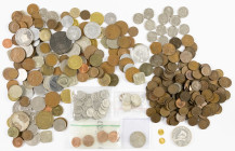 Coins world in boxes - Euro's - Box with various coins Netherlands and world a.w. Italy 10 Euro 2005 'Olympic Games Torino'