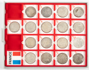 Coins world in boxes - France - Lot with 16x silver French 5 Francs between 1830 and 1875, also 20 Francs 1933 - in coin holders in Lindner cassette