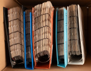 Coins world in big boxes - cannot be shipped - Miscellaneous - Moving box with 6 albums various world coins incl. Spain, Vatican, Congo, Katanga, Fran...