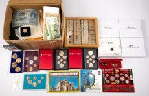 Coins world in big boxes - cannot be shipped - Miscellaneous - Moving box with World coins, sets and medals incl. Netherlands (many Dutch coins in car...