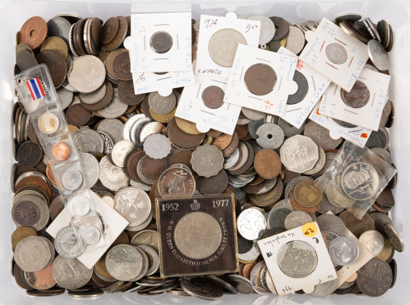 Coins world in big boxes - cannot be shipped - Kilos - Box with World coins incl...