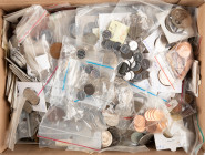 Coins world in big boxes - cannot be shipped - Kilos - Box with World coins incl. Peru, Belgium, Netherland Antillen, Japan, Egypt, USA, Germany, etc....