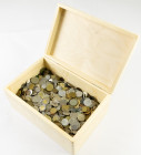 Coins world in big boxes - cannot be shipped - Kilos - Wooden box with appr. 9 kilo various world coins