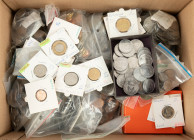 Coins world in big boxes - cannot be shipped - Kilos - Box with World coins sorted after country in smaller bags incl. Portugal, Jordan, Philippines, ...