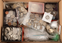 Coins world in big boxes - cannot be shipped - Kilos - Box with World coins sorted after country in smaller bags, starting from 1830, incl. Lithuania,...