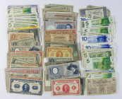 Banknotes Netherlands and Oversea in boxes - Netherlands - Box holding over 150 Dutch banknotes among which Lieftinck, Mees, Vondel, Steenuil, Frans H...