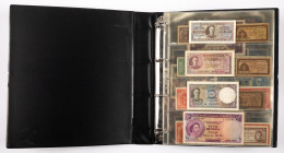 Banknotes world in albums - Asia - Album banknotes Asia among which Ceylon 25 + 50 Cents and 1 Rupee 1949 George VI and 5 Rupees 1952 QE II, Hong Kong...