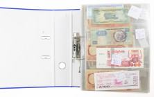 Banknotes world in albums - World - Collection aw Burma, Argentina, Bangladesh, Belarus, Cuba, UK, Scotland, Yugoslavia, France, Jordan etc. - Total a...