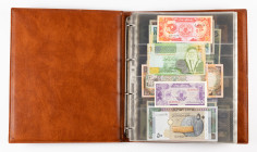 Banknotes world in albums - World - Collection UNC World Banknotes aw. Sudan, Libanon, Fiji, Yemen, Qatar, Iran, Bhutan, Italy Belarus, Mexico, Urugua...