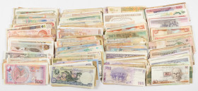 Banknotes world in boxes - America (North, Middle and South) - Lot with c. 360 banknotes Middle and South America