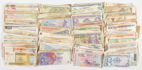 Banknotes world in boxes - America (North, Middle and South) - Lot with c. 350 banknotes Middle and South America