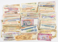 Banknotes world in boxes - Asia - Lot with c. 210 banknotes Asia