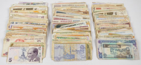 Banknotes world in boxes - Middle East - Lot with c. 220 banknotes Middle East