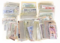 Banknotes world in boxes - World - Large lot World Currency aw. Guyana, Venezuela, Honduras, Madagascar, Moldavia, Nepal etc. mostly in numbers.