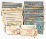 Banknotes world in boxes - World - Box with over 200 banknotes including Austria, Germany, Mauritius, Poland, Fiji.
