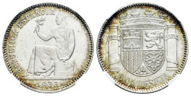 II Republic (1931-1939). 1 peseta. 1933*3-4. Madrid. (Cal-34). Ag. Original luster. Slabbed. Almost MS/Mint state. Est...60,00. 

Spanish descriptio...